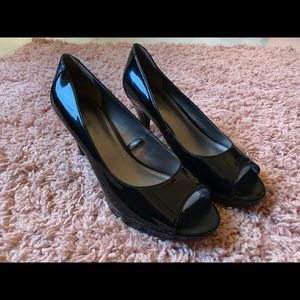 black peep toe heels